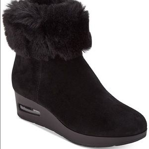 dkny aron wedge booties